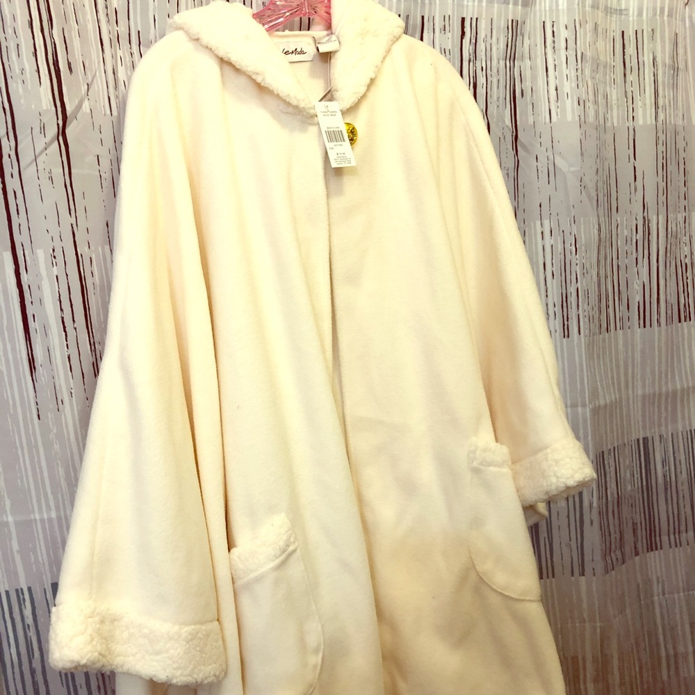 Beautiful Sherpa Hood Wrap with tags